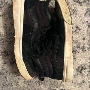 Black Vans Ultrarange outdoor sneakers